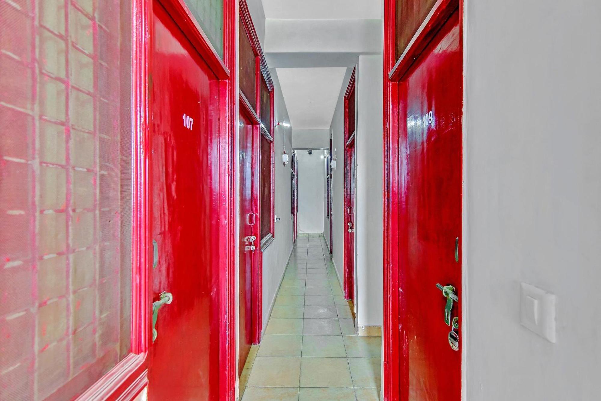 גאזיאבאד Hotel O Yash Hotel מראה חיצוני תמונה